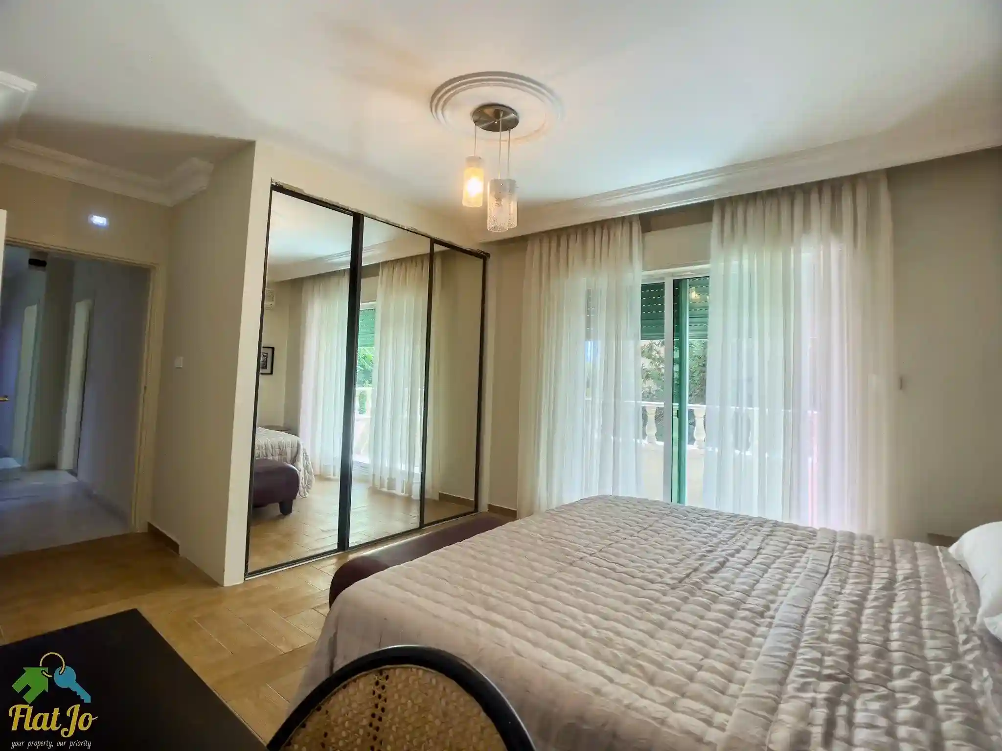 IMG_6944_Radiant_Photo