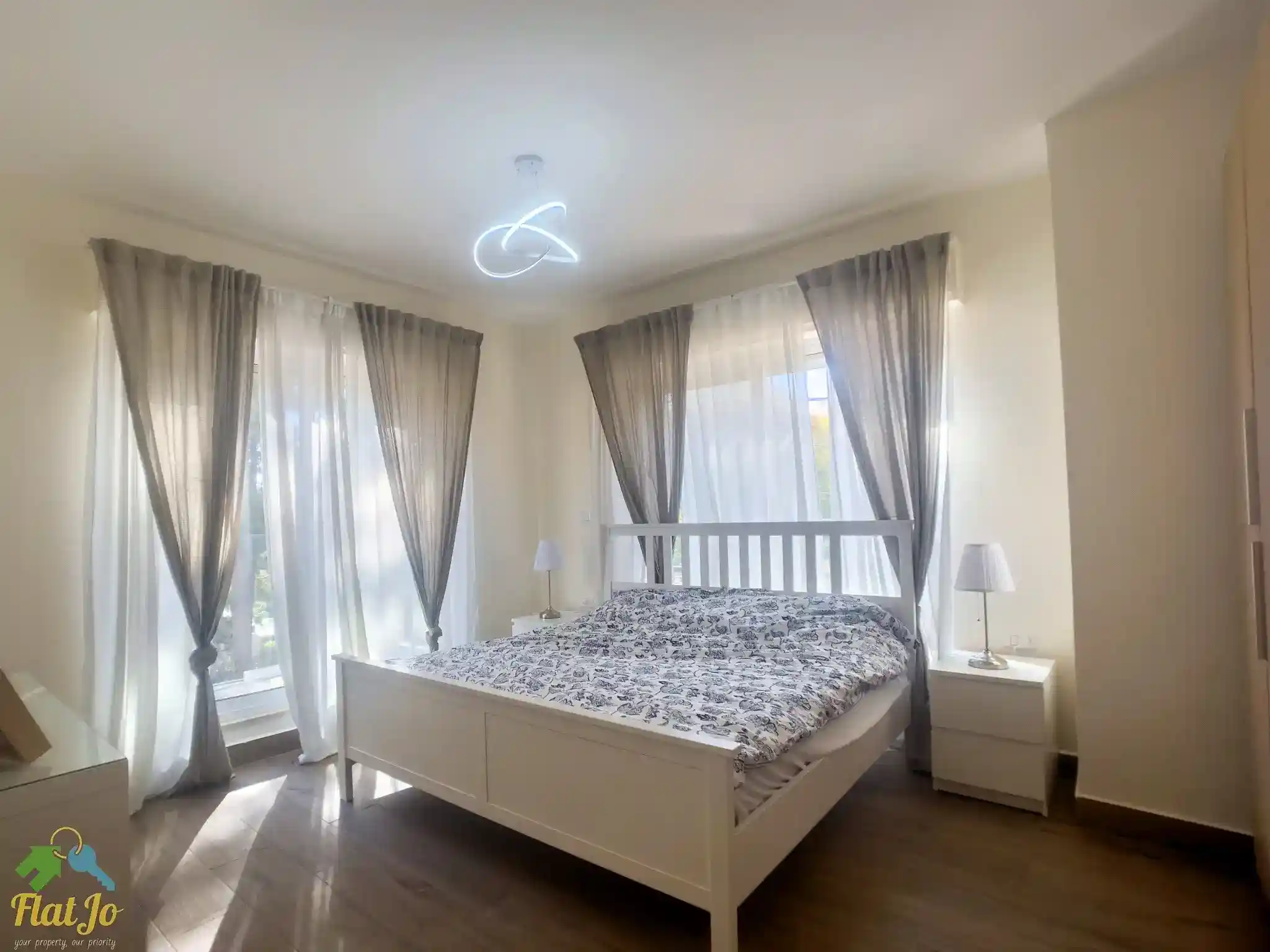 IMG_7409_Radiant_Photo