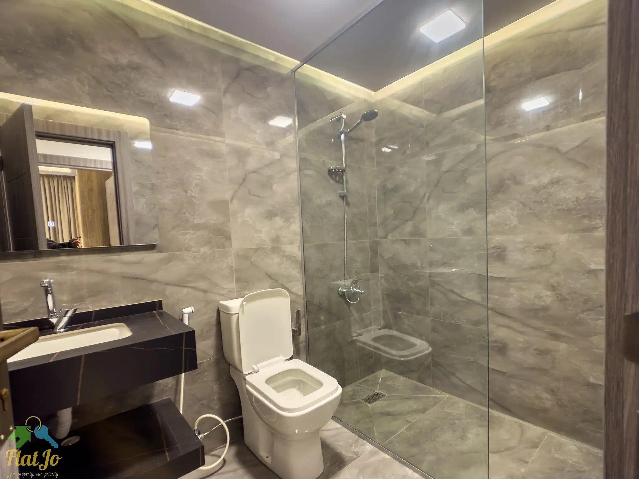 IMG_7953_Radiant_Photo