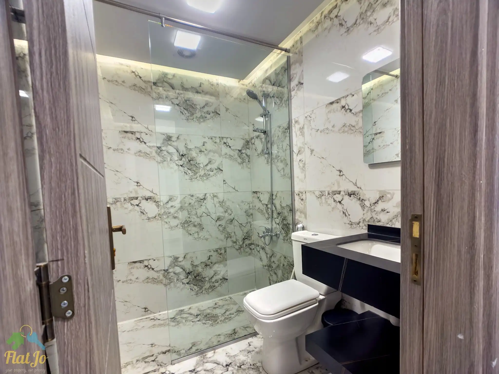 IMG_7960_Radiant_Photo