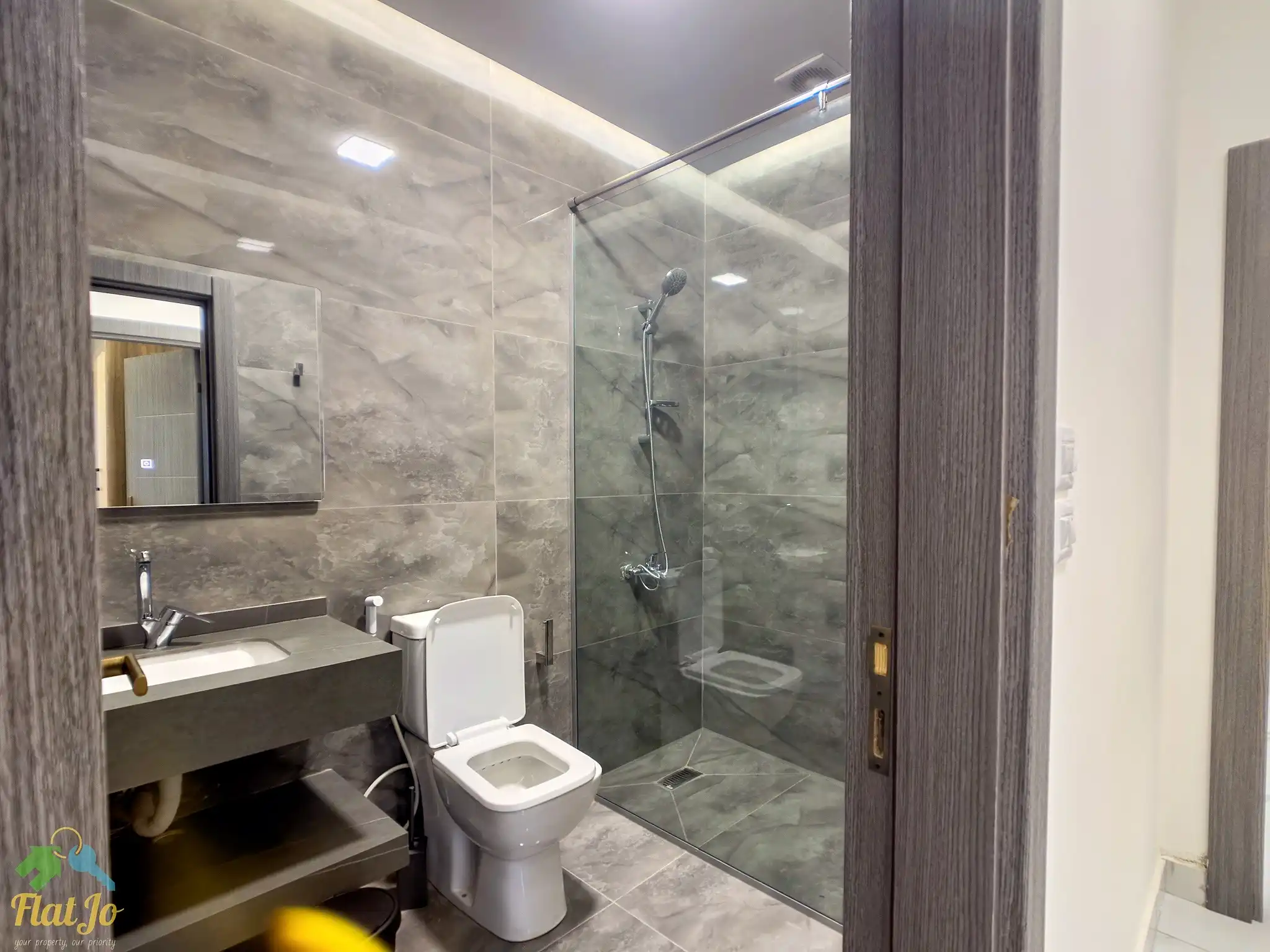 IMG_8005_Radiant_Photo